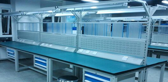 航空工業(yè)集團(tuán)某研究所再一次選用浦豐柜業(yè)防靜電工作臺(tái) 航空工業(yè)集團(tuán)某研究所再一次選用浦豐柜業(yè)防靜電工作臺(tái)